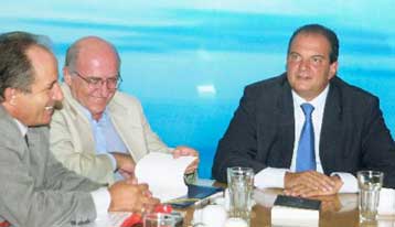 Χωρίς δεσμεύσεις η συνάντηση Καραμανλή με το προεδρείο της ΓΣΕΕ