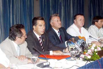 Με συλλαλητήριο θα υποδεχθούν το Σημίτη οι παραγωγικοί φορείς της Θεσσαλονίκης