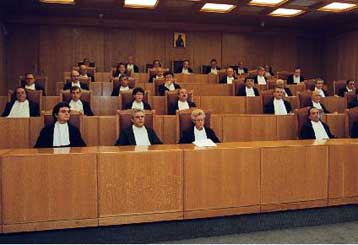 Στο Συμβούλιο της Επικρατείας σχέδια ΠΔ για ελέγχους σε δήμους της Αττικής και τον ΟΑΕΔ