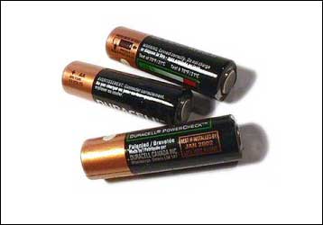 Ερευνητές δημιουργούν μπαταρίες με μέγεθος ένα χιλιοστό του χιλιοστού