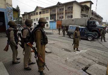 Τουλάχιστον 13 νεκροί και 30 τραυματίες ο απολογισμός νέου κύματος βίας στο Κασμίρ