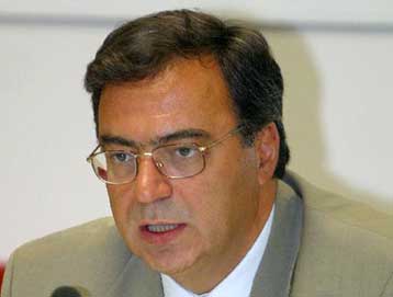 Στο 1,5 δισ. ευρώ οι κοινωνικές παροχές – 865 εκατ. ευρώ στους δημόσιους υπαλλήλους