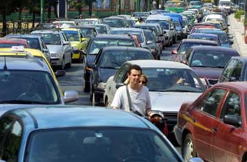 Χαμηλότερες οι τιμές των αυτοκινήτων μετά τη μείωση του φόρου κατά 20%