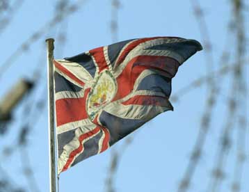 Επεισόδιο με πυροβολισμούς έξω από την πρεσβεία της Βρετανίας στην Τεχεράνη