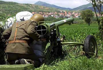 Ο Αλβανικός Εθνικός Στρατός απειλεί με αιματοχυσία στην ΠΓΔΜ