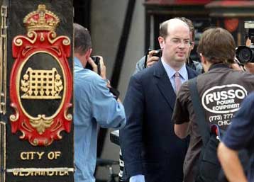 Ο Κέλι ήταν σοκαρισμένος από την «πολιορκία» Γκίλιγκαν αναφορικά με το φάκελο-Ιράκ