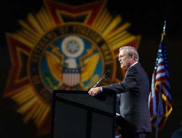 Στη Βαγδάτη ο Ντ.Ράμσφελντ στο πλαίσιο αιφνιδιαστικής περιοδείας στη Μ.Ανατολή