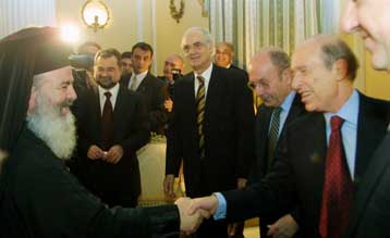 Ο αρχιεπίσκοπος θα συναντούσε «με μεγάλη χαρά» τον πρωθυπουργό, δηλώνει ο Θεόκλητος