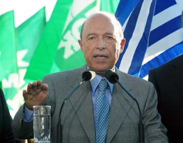 Έφθασε στη Θεσσαλονίκη ο πρωθυπουργός Κώστας Σημίτης