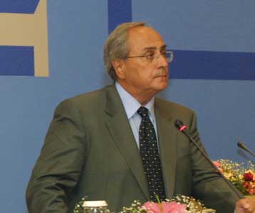 Ο πρωθυπουργός προβάλλει μια εικονική πραγματικότητα εξωραϊσμού, τονίζει ο ΣΥΝ