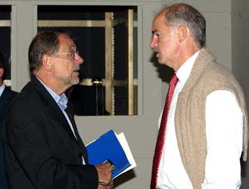 Ένα βήμα πίσω για την ειρήνη η παραίτηση Αμπάς, επισήμανε ο Γιώργος Παπανδρέου