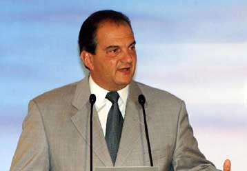 Για προεκλογικό προσωπείο και όχι κοινωνικό πρόσωπο κατηγορεί την κυβέρνηση η ΝΔ