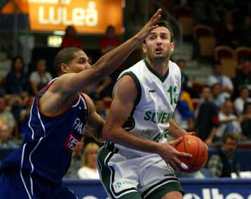 Πρώτη θέση η Γαλλία με το 88-82 επί της Σλοβενίας – Δύσκολα η Ιταλία 80-72 τη Βοσνία