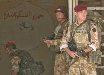 Βρετανικές δυνάμεις αποστέλλονται στο Ιράκ προς ενίσχυση της δύναμης σταθεροποίησης