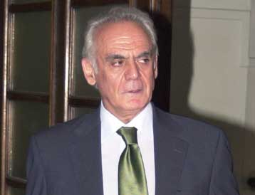 Αποφάσισαν να μην απεργήσουν οι βενζινοπώλες, μετά τη σύσκεψη στο υπ.Ανάπτυξης