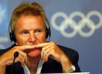 «Εμπειρία για γερά νεύρα η αποστολή μου στην Αθήνα», δηλώνει ο Ντένις Όσβαλντ