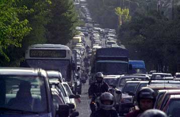 Σε ενημέρωση για τα επίπεδα όζοντος στις πόλεις οφείλουν να προβαίνουν οι Αρχές