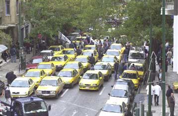 Κινητοποιήσεις εντός του Σεπτεμβρίου προωθούν οι αυτοκινητιστές ταξί