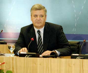 Η αγωνία της ΝΔ για τη Χάρτα Σύγκλισης έγινε πανικός, τονίζει ο Πρωτόπαπας