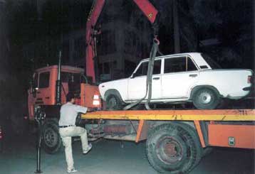 Επιχείρηση «σκούπα» του Δήμου Αθηναίων για τα εγκαταλελειμμένα αυτοκίνητα