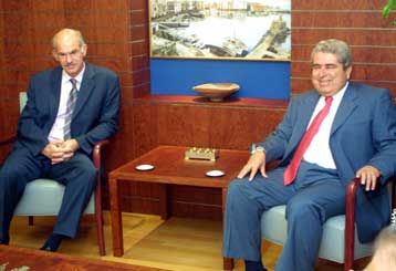 Οι εξελίξεις θα φέρουν στο προσκήνιο το Κυπριακό, εκτίμησαν Παπανδρέου και Χριστόφιας