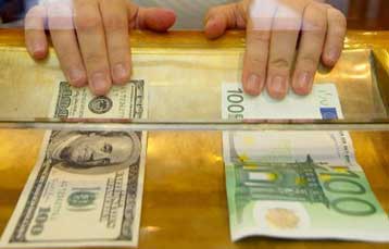 Ενισχύεται το δολάριο έναντι του ευρώ την Παρασκευή
