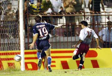 Μόνος πρώτος ο ΠΑΟ μετά την ήττα σοκ του Ολυμπιακού και την ισοπαλία της ΑΕΚ