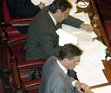 Στο Μέγαρο Μαξίμου αναζητείται τη Δευτέρα η λύση για τις αυξήσεις των εκπαιδευτικών