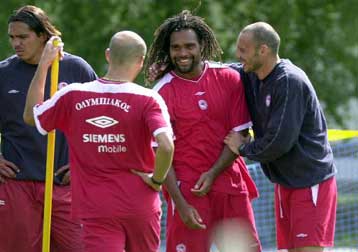 Με το μυαλό σε Προοδευτική και τραυματισμούς πέταξε για την Ισπανία ο Ολυμπιακός