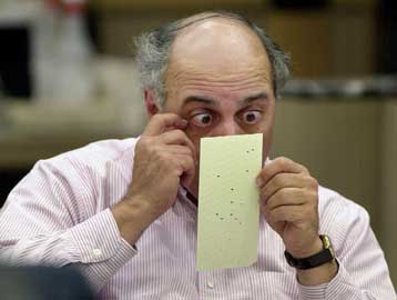 Δικαστική απόφαση αναβάλλει την εκλογή κυβερνήτη της Καλιφόρνια