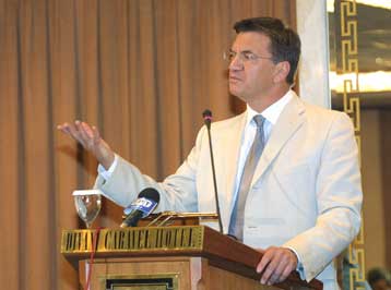 Αυξήσεις για καθηγητές και δασκάλους αποφάσισε η κυβέρνηση