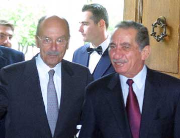 Τις εξελίξεις γύρω από το Κυπριακό συζήτησαν Κ.Στεφανόπουλος και Τ.Παπαδόπουλος