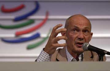 Επαναξέταση της εμπορικής πολιτικής της ΕΕ προαναγγέλει ο Πασκάλ Λαμί