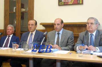 Δυσαρέσκεια ΣΕΒ για τις κυβερνητικές παρεμβάσεις στο μέτωπο των τιμών