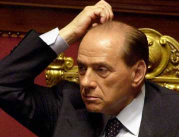 Δυσφορία Μπερλουσκόνι για τον αποκλεισμό από τη συνάντηση Σρέντερ-Μπλερ-Σιράκ