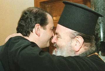 Δείπνο Χριστόδουλου με Καραμανλή το βράδυ της Τετάρτης