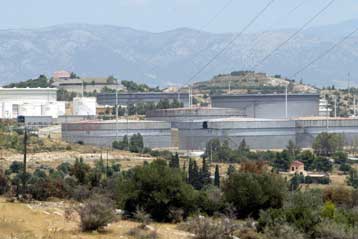 Εγκρίθηκε από τη γενική συνέλευση των ΕΛΠΕ η συγχώνευση με την Petrola