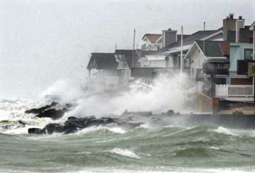 Η Βόρεια Καρολίνα και η Βιρτζίνια στο «μάτι» του τυφώνα