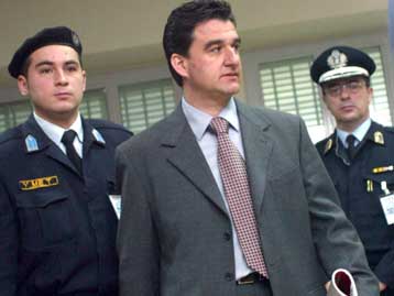 Τον Κωστάρη «έδειξαν» ως δολοφόνο του Π.Μπακογιάννη οι δικηγόροι της οικογένειας