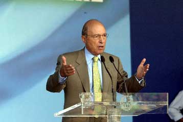 Ο λαός δεν θα επιτρέψει στη ΝΔ να επανιδρύσει το κράτος, δήλωσε ο Κώστας Σημίτης