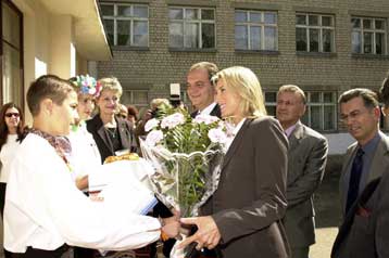 Εγκαίνια του νέου ελληνικού διαγνωστικού κέντρου Μαριούπολης από τον πρόεδρο της ΝΔ