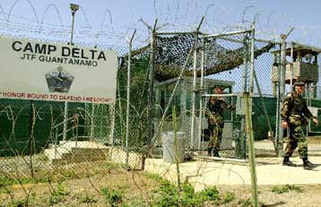 Αμερικανός στρατιωτικός ιμάμης συνελήφθη στο Γκουαντάναμο για κατασκοπεία