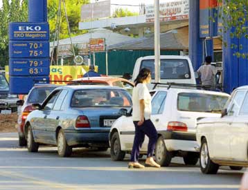 Απεργία διαρκείας κήρυξαν οι βενζινοπώλες από τη Δευτέρα
