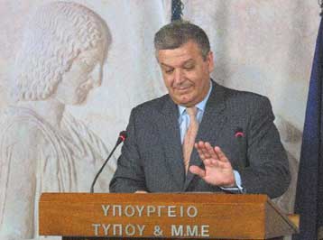 Για συνειδητή εξαπάτηση του ελληνικού λαού κατηγορεί τον Κ.Καραμανλή ο Χρ.Πρωτόπαπας