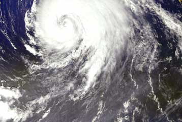 Ευρωπαϊκός δορυφόρος «ακροάστηκε» την καρδιά του τυφώνα Isabel