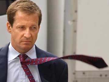 Την αποκάλυψη του ονόματος του Ντ.Κέλι στον Τύπο επεδίωκε ο Αλαστερ Κάμπελ