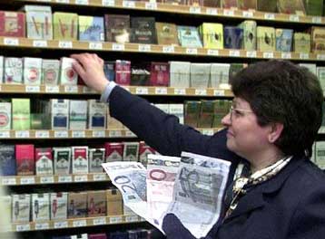 Τη μεγαλύτερη πτώση της επταετίας σημείωσαν οι καταναλωτικές δαπάνες στη Γαλλία