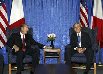 Στις πάγιες θέσεις τους για το Ιράκ εμμένουν Τζορτζ Ο.Μπους και Ζακ Σιράκ