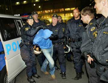 Ελεύθερος λόγω έλλειψης στοιχείων ο ύποπτος για τη δολοφονία Λιντ – Νέα σύλληψη