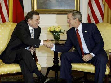Οι διαφορές εξαιτίας του Ιράκ ανήκουν στο παρελθόν, συμφώνησαν Μπους και Σρέντερ